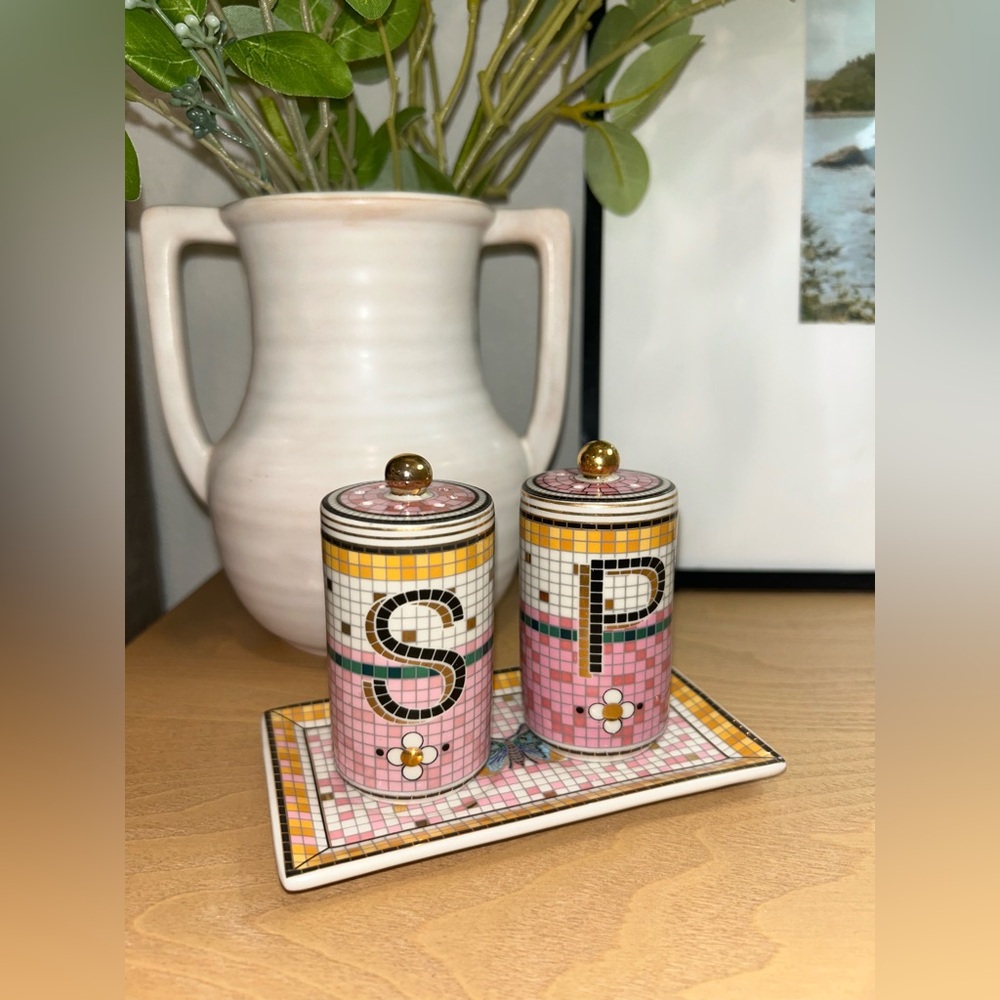 Bistro Garden Tile Salt & Pepper Shakers🦋